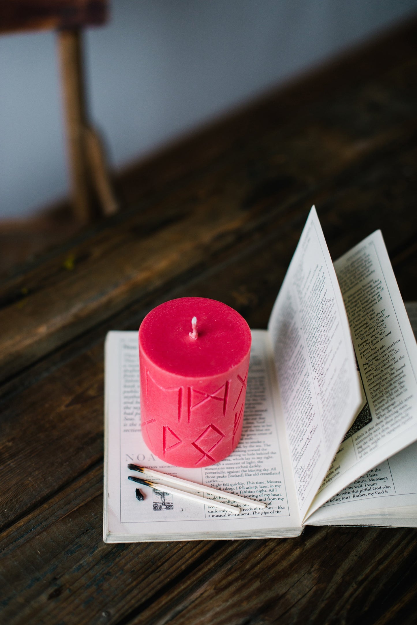 Rune Candle FREYA – Mystical Scented Candle for Relaxation & Ambiance Smells Like Spells