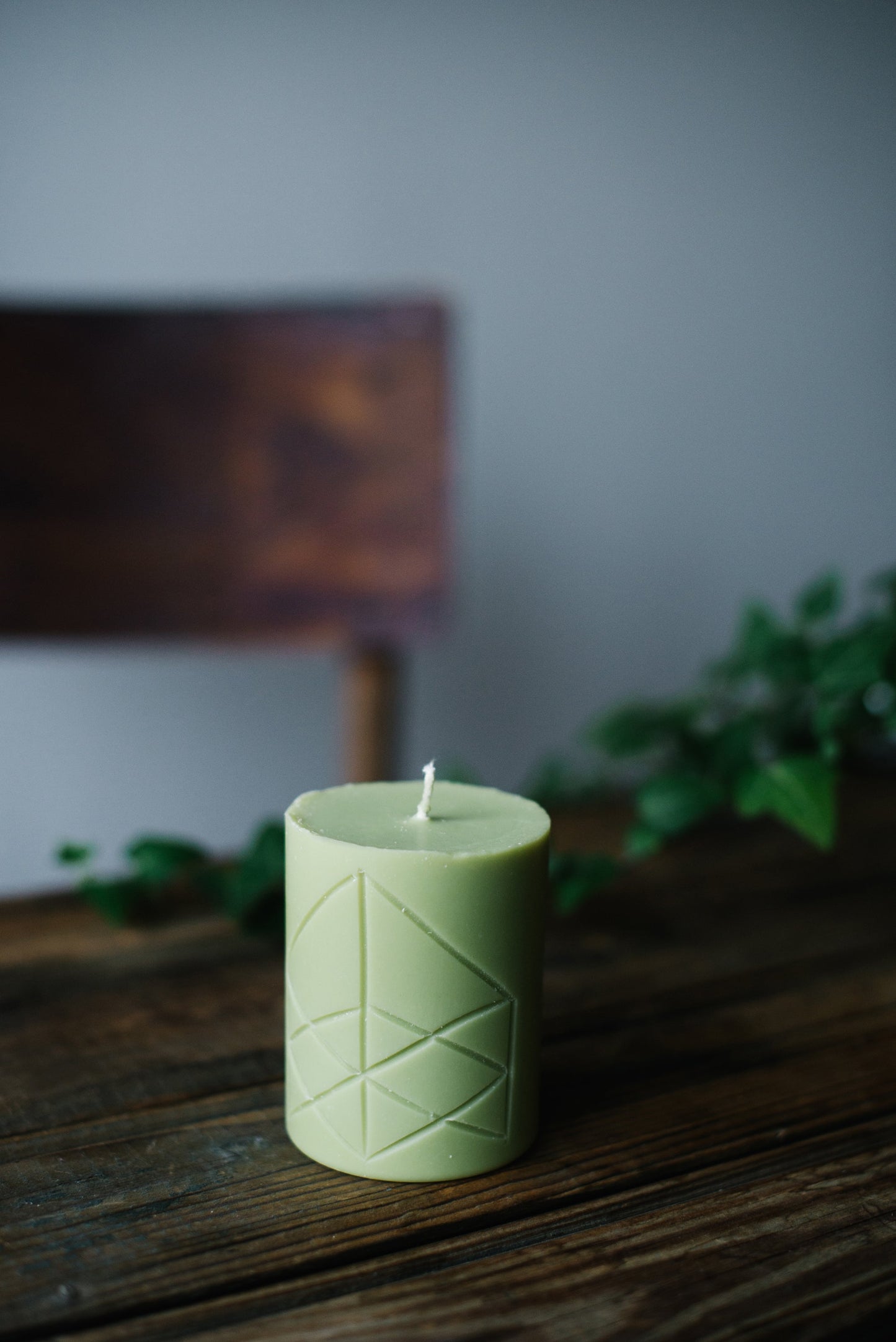 Rune Candle FREYR – Norse Prosperity Ritual with Patchouli & Myrrh Smells Like Spells