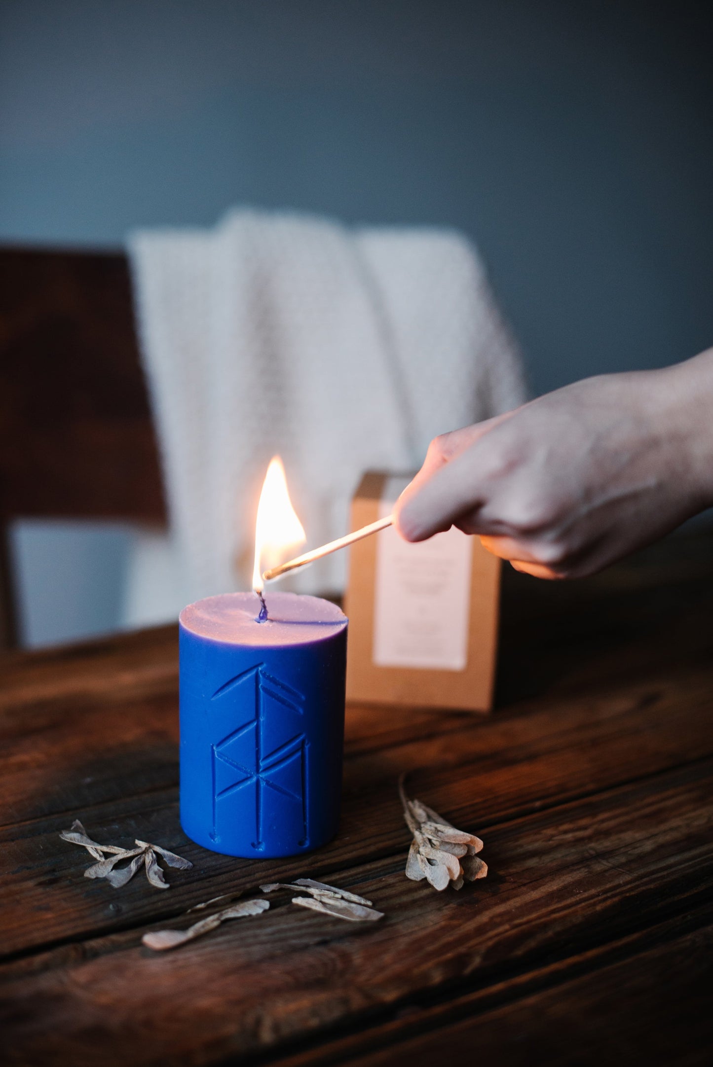 Rune Candle THOR – Norse Strength Ritual with Patchouli, Oriental Spices & Ambergris Smells Like Spells
