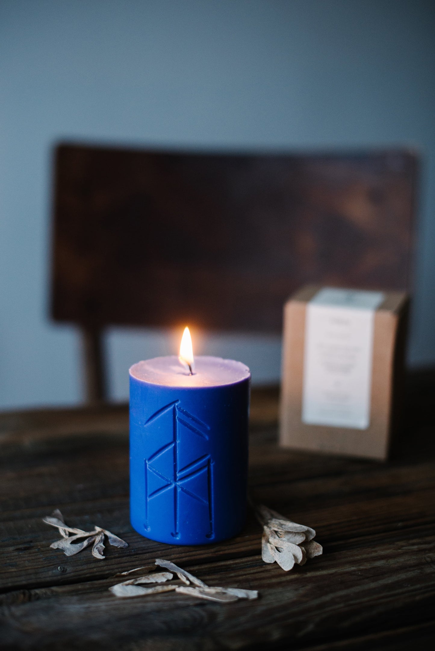 Rune Candle THOR – Norse Strength Ritual with Patchouli, Oriental Spices & Ambergris Smells Like Spells