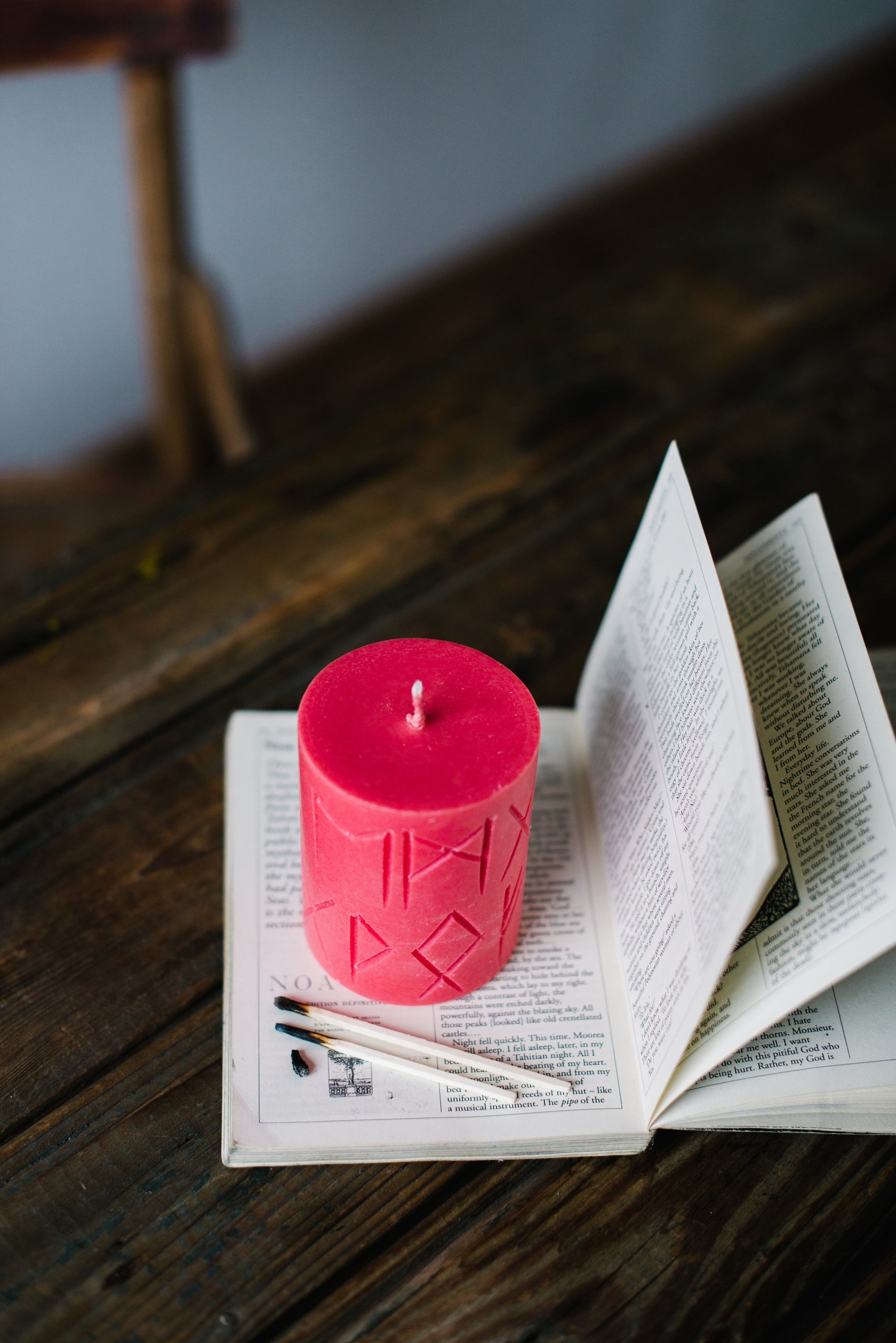 Rune Candle FREYA – Mystical Scented Candle for Relaxation & Ambiance Smells Like Spells