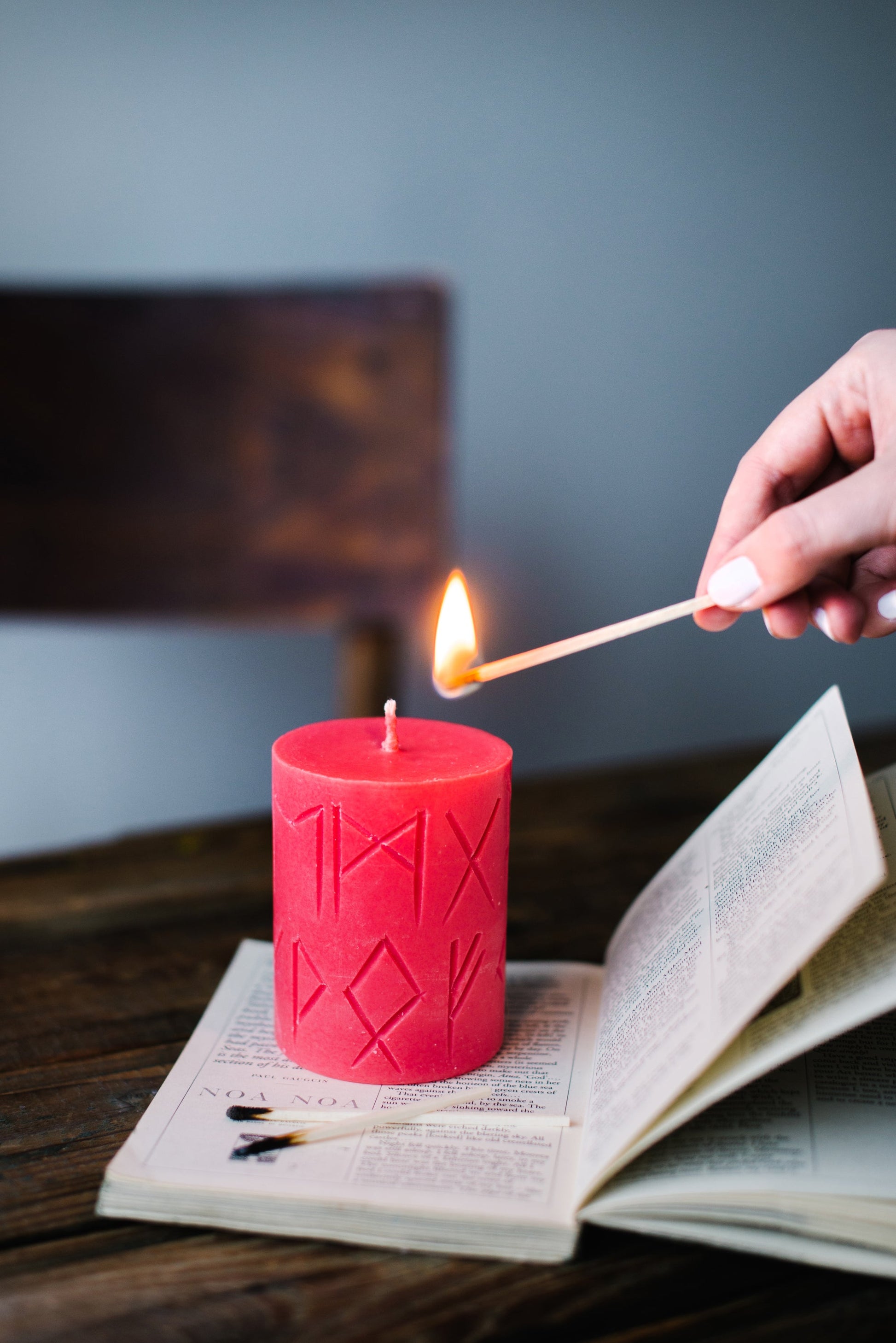 Rune Candle FREYA – Mystical Scented Candle for Relaxation & Ambiance Smells Like Spells