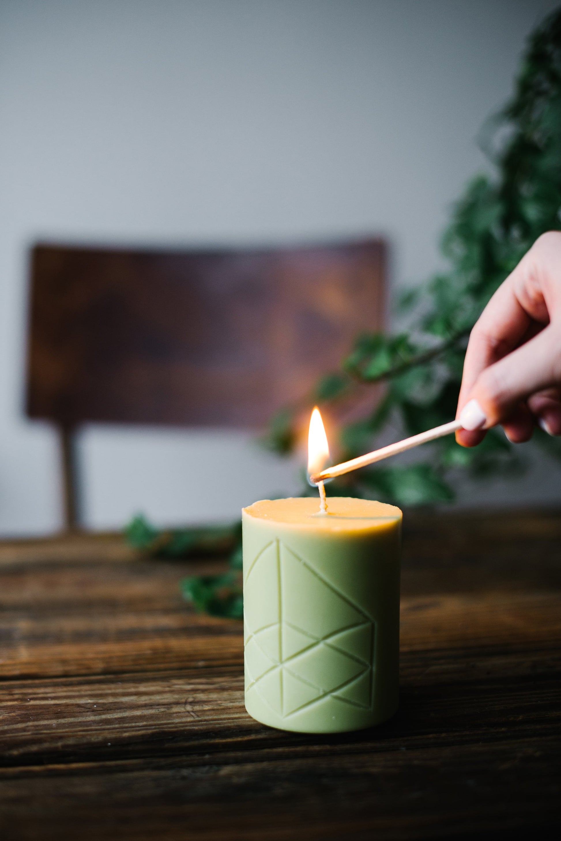 Rune Candle FREYR – Norse Prosperity Ritual with Patchouli & Myrrh Smells Like Spells